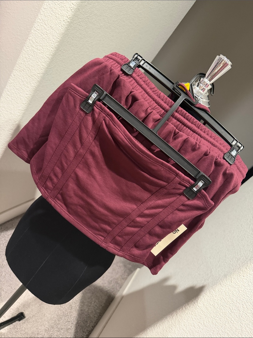 No Boundaries Women's Maroon Elastic Waist Pocket Skort